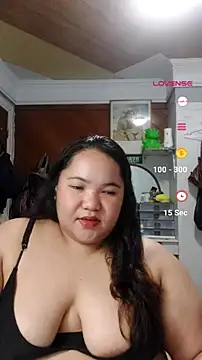 LianaCruzado's Live Chat Room