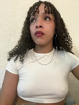 Yasmin777_ Live Chatraum