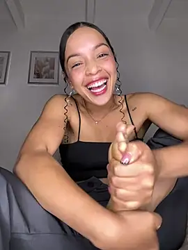 Yasmin777_'s Live Chat Room