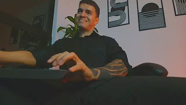 Pokazy przed seks kamerką na żywo – ALPHA_DOMINUS_