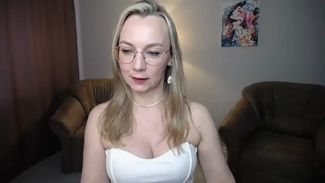 Sala de chat en directo de Ava_Elior