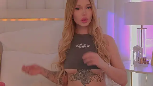 חדר צ'אט בשידור חי של AriellaMelo
