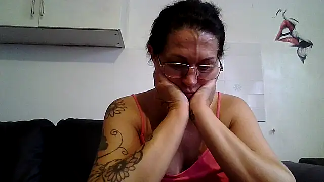 RubyyRosee's Live Chat Room