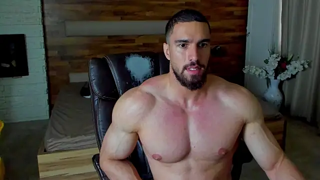 Seks show uživo modela IvanHydee na kameri