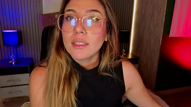 Chat soba uživo modela Bonnali_lune