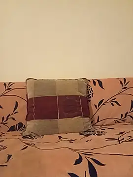 Ruby_Quin Adlı Modelin Canlı Sohbet Odası