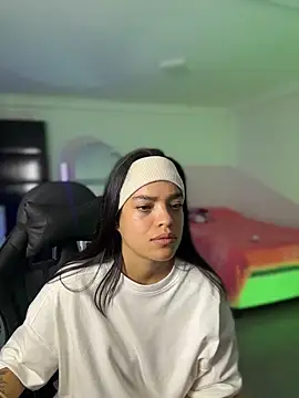 JuanitaMore01 Adlı Modelin Canlı Sohbet Odası
