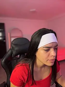 JuanitaMore01 Adlı Modelin Canlı Sohbet Odası