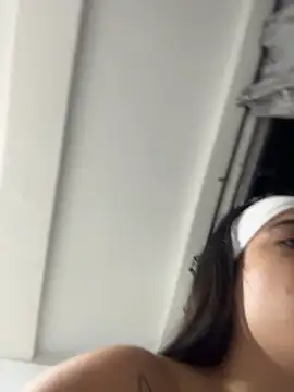 JuanitaMore01's Live Chat Room