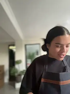 JuanitaMore01's Live Chat Room