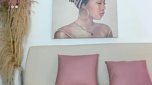 Saraakushh Adlı Modelin Canlı Sohbet Odası