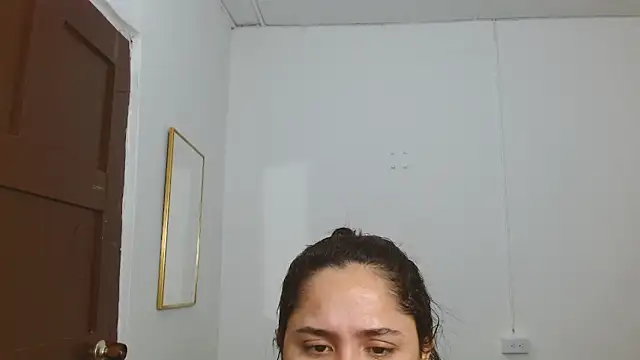 חדר צ'אט בשידור חי של Thalian
