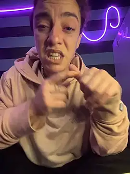 SalyTredelMonte 现场聊天室