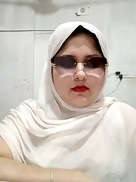 Nusrat-N Adlı Modelin Canlı Sohbet Odası