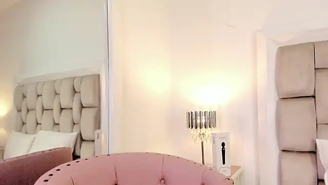 Chat soba uživo modela frehia_dimou