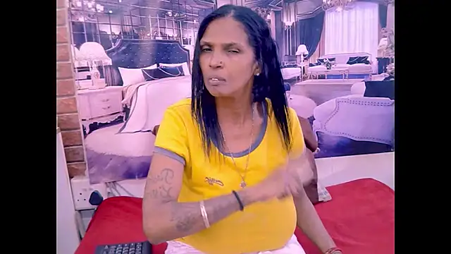 غرفة دردشة IndianVanya4u2u المباشرة