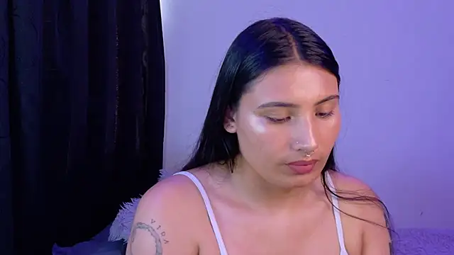 Linda_andrew Adlı Modelin Canlı Sohbet Odası