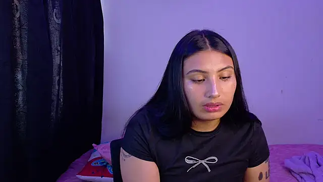 Linda_andrew – Naživo chatovacia miestnosť