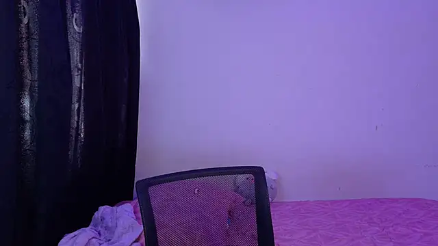 Linda_andrew Adlı Modelin Canlı Sohbet Odası