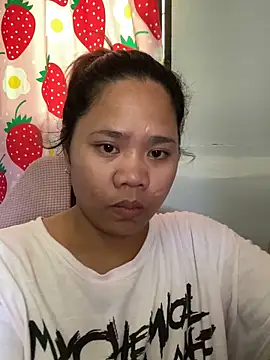 _UrSingleMamiBella_'s Live Chat Room