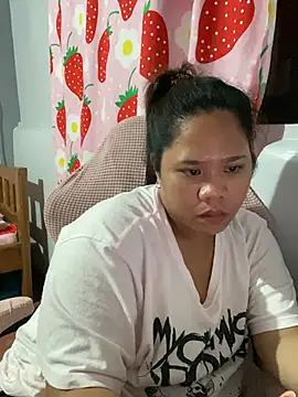 _UrSingleMamiBella_'s Live Chat Room