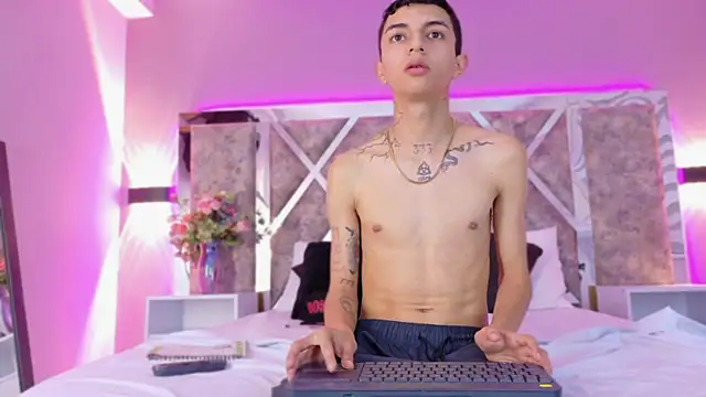 NickandAbby_ Adlı Modelin Canlı Sohbet Odası
