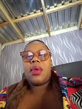 BoobsQueen46Kn Live chat-huone