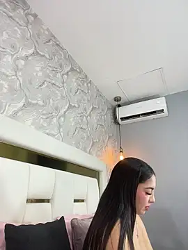 MiaFarkash's Live Chat Room