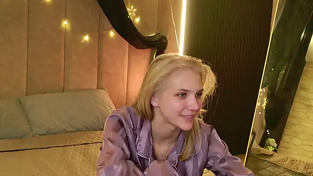 4example_Chloe Adlı Modelin Canlı Sohbet Odası