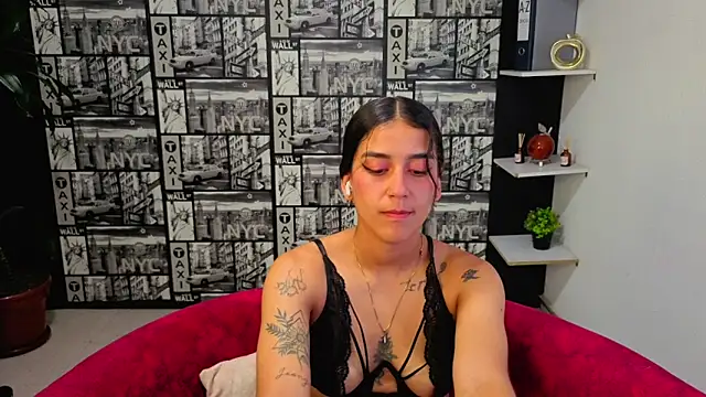 DanielaMonroe 실시간 채팅방