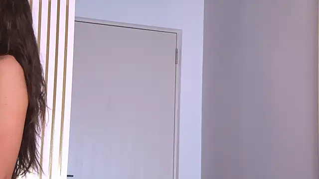 YasminaMoon Adlı Modelin Canlı Sohbet Odası