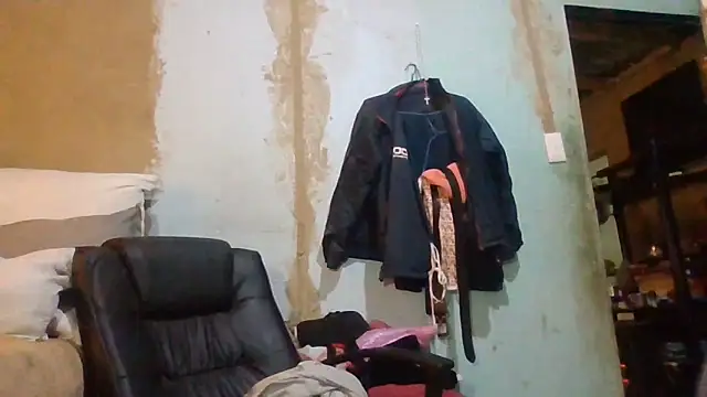 Nicky52 Adlı Modelin Canlı Sohbet Odası