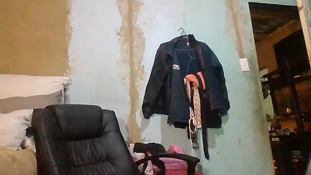 Nicky52 Adlı Modelin Canlı Sohbet Odası