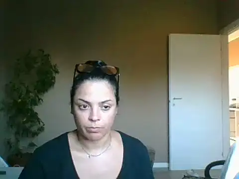 Phòng Chat Trực Tiếp ITALIANASISIXX