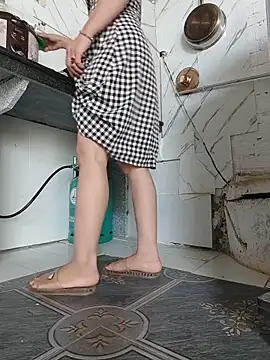 Ana_baby01 Adlı Modelin Canlı Sohbet Odası