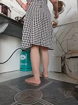 Ana_baby01 Adlı Modelin Canlı Sohbet Odası