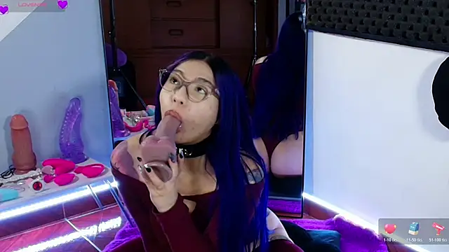 karlamoon23's Live Chat Room