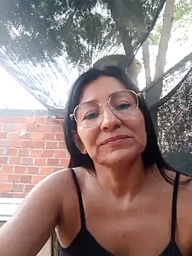 غرفة دردشة maturexxxnaughty المباشرة