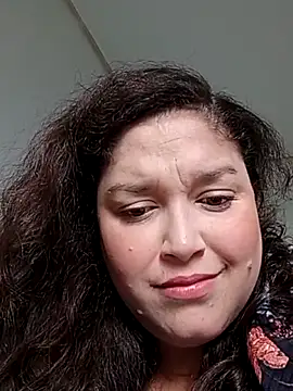 DEUSA_VAL_BBW Adlı Modelin Canlı Sohbet Odası