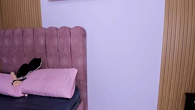 Živá chatovací místnost miathonson769