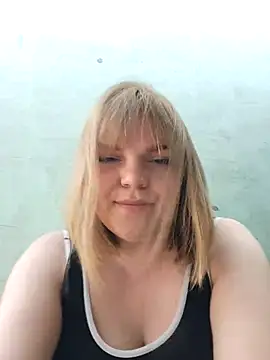 Živá chatovací místnost JuicyKate29