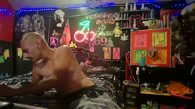 Chat soba uživo modela Splash_Queen420