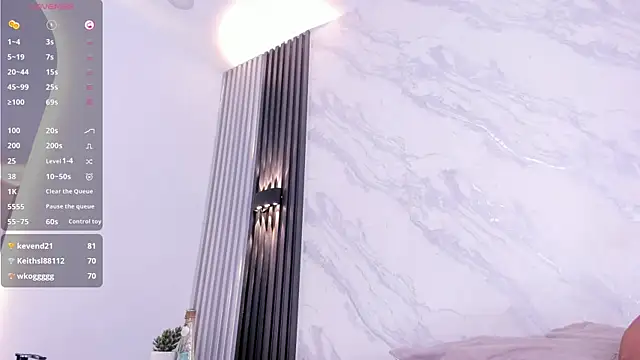 חדר צ'אט בשידור חי של Monika-Ruiz