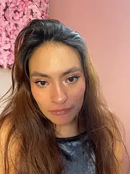 Sala de chat ao vivo de Adarha_Ramirez