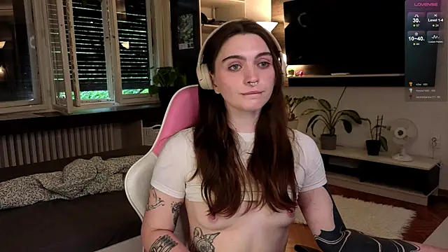 Sala de chat en directo de Alisa_Dfm