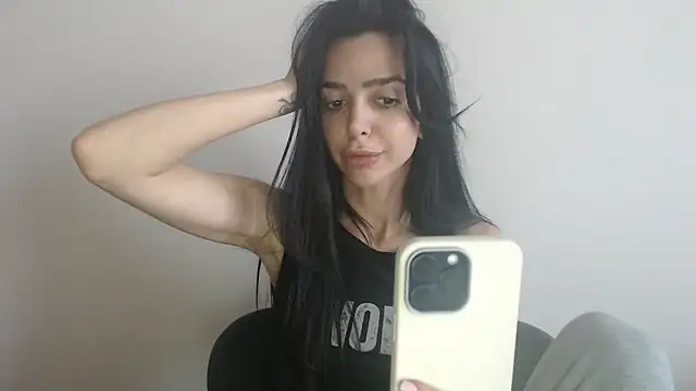Seks show uživo modela gglingeriee na kameri