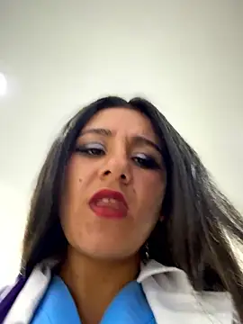 CAROLINE__07 Adlı Modelin Canlı Sohbet Odası