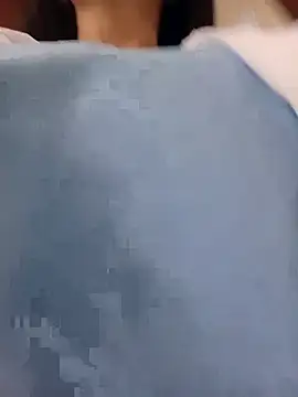 CAROLINE__07's Live Chat Room
