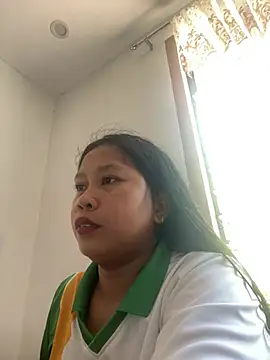 Pilipinalyn23 Adlı Modelin Canlı Sohbet Odası