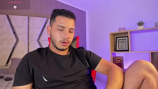 Axel_grey_ Show in webcam